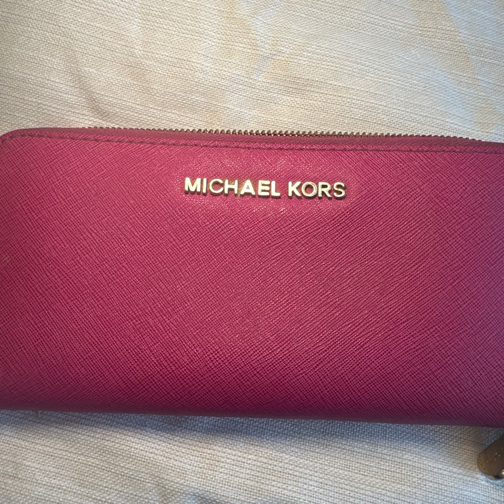 Michael Kors Zip-Around Wallet – Fuchsia Pink